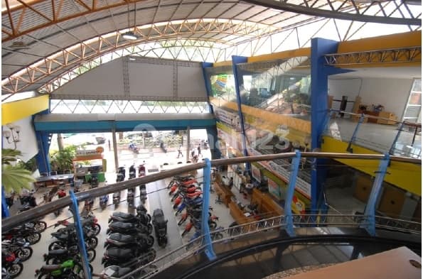 3-Storey Showroom in Sayap Pungkur, Bandung