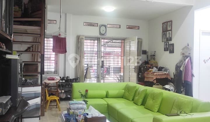 Dijual Rumah Nyaman di Jingga Nagara Kota Baru Parahyangan