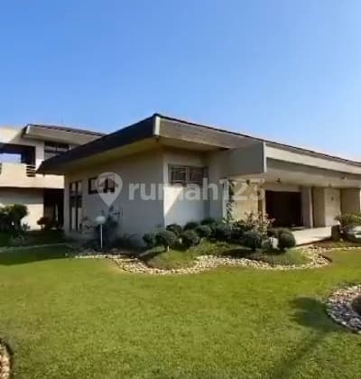 Rumah Cantik Dan Luas Full Furnish di Turangga Bandung