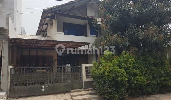 Rumah Asri Dan Terawat di Sunrise Garden Jakarta Barat