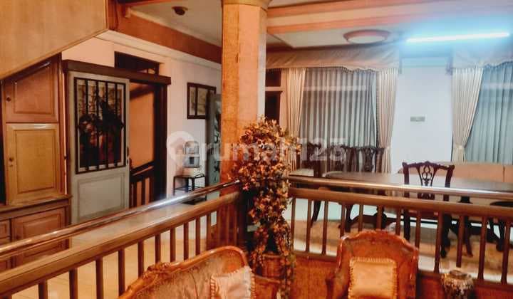 Rumah Mewah Dan Luas di Moh Toha Bandung