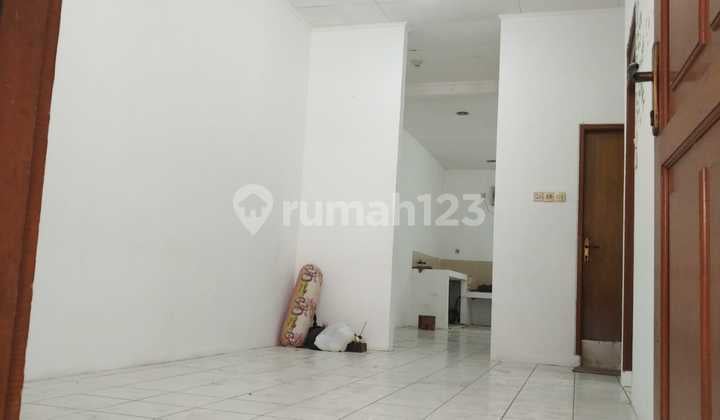 For Rent: Ready-to-Occupy House in Taman Kopo Indah 2
