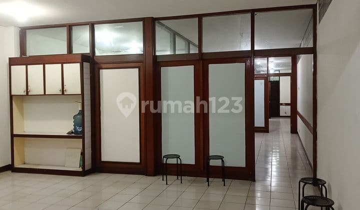 Ruang Usaha Lokasi Ramai Strategis Di Jend Sudirman