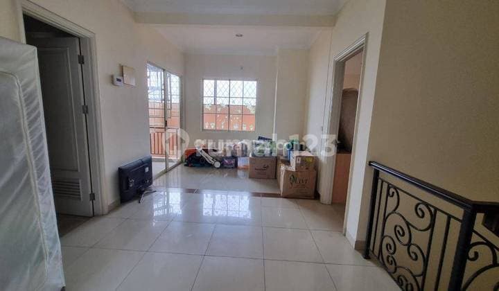 Dijual Rumah Cluster 8x17 di Green Lake, Renovasi Full Bangunan