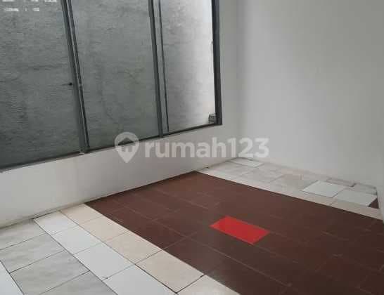 Di Sewa Kan Ruang Usaha Di Suryani