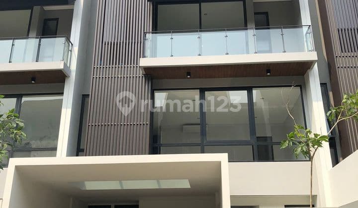 For Sale Rumah Mewah di Serenia Hills Lebak Bulus 3 Br 3 Lantai