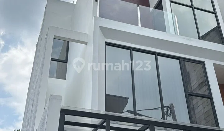 Dijual Rumah Mewah di Parigi Bintaro, Tangerang Selatan