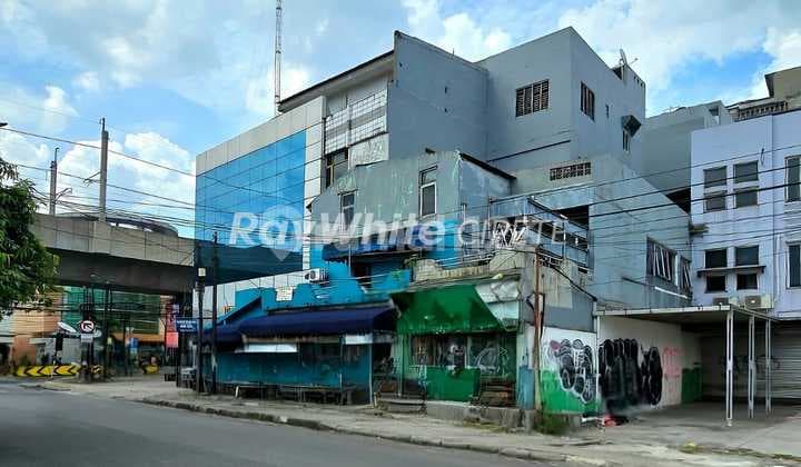 Ruko 3,5 Lantai dan Bangunan Tambahan di Pusat Niaga Cipete - Fatmawati