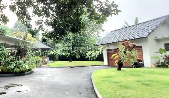 Rumah Cantik, Bali Style, Strategis Dekat St MRT, Cipete
