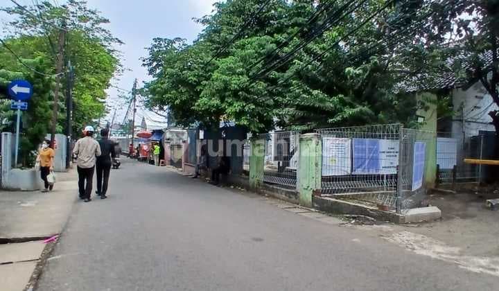 Large Land, Suitable for Padel, Strategic Location Near TB Simatupang