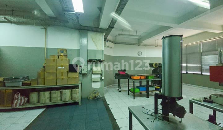 Pabrik/Gudang di Kawasan Industri di Pulo Gadung