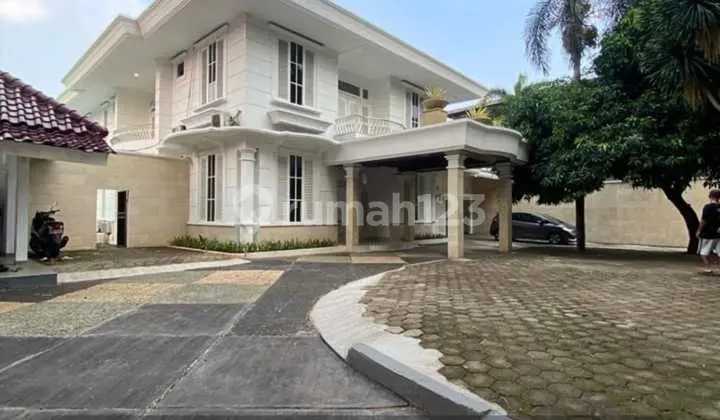 Luxury Ready-to-Occupy Home, Strategic Location Near Antasari