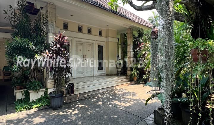 Rumah Asri Dan Nyaman Di Kemang Dalam Jakarta Selatan
