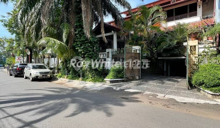 Rumah Asri Dan Siap Huni Di Kebayoran Baru