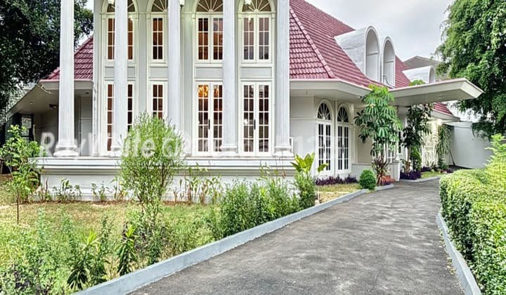 Nice Classic Design House in Simprug South Jakarta