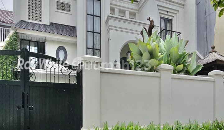 Nice Ready-to-Occupy House in Kebayoran Baru, South Jakarta