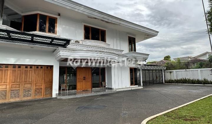 Rumah Terawat Dan Asri Area Kemang Dalam
