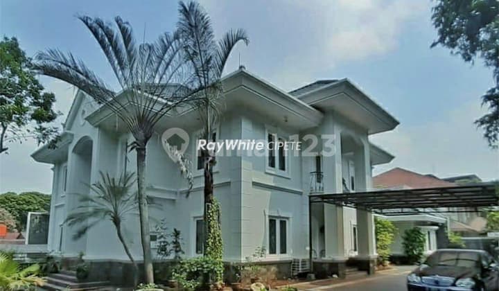 Luxury and Beautiful House in Kebayoran Baru