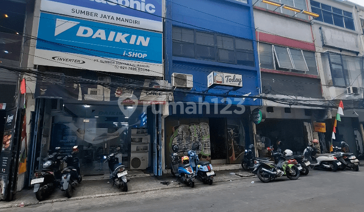 Ruko Siap Huni Lokasi Strategis di Depan Stasiun MRT Cipete