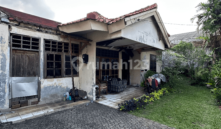 Cheap Land with Building in Kemang, South Jakarta