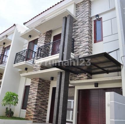 House for Rent in Pejaten, South Jakarta, 4BR, Strategic Location