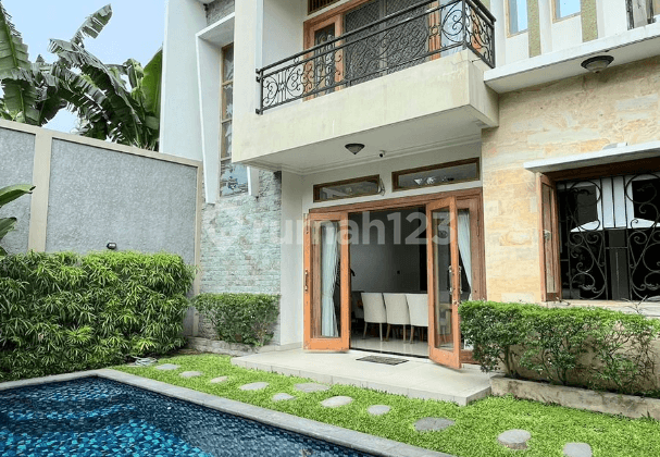 Rumah Villa 2 Lt ,di Area Prime Canggu Bali. Pool. SHM +IMB
