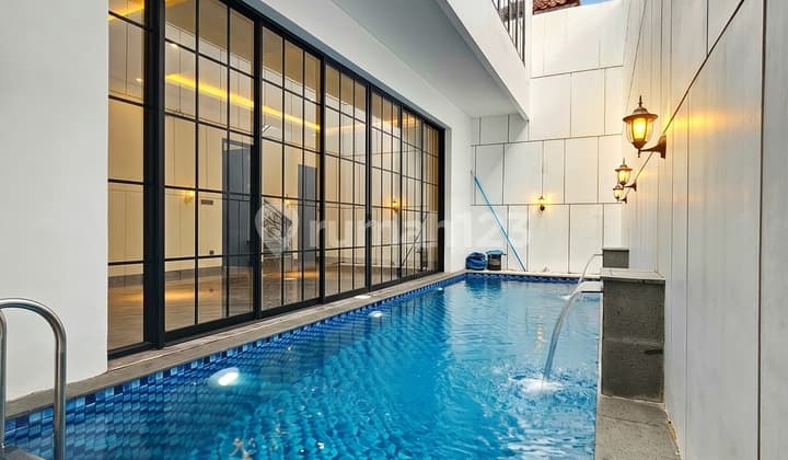 Rumah Mewah Dalam Kompleks di Puri Bintaro - Dekat Akses Toll