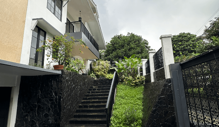Rumah Mewah Siap Huni di Kawasan Elit Pondok Indah