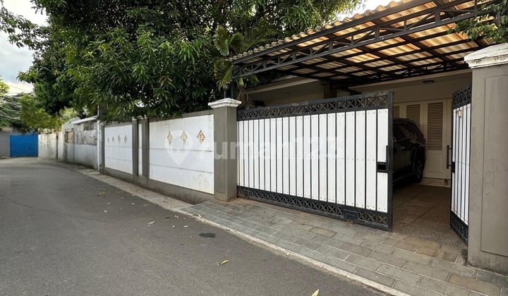 Rumah Cantik Akses Jalan Lebar Di Bangka Kemang Jakarta Selatan