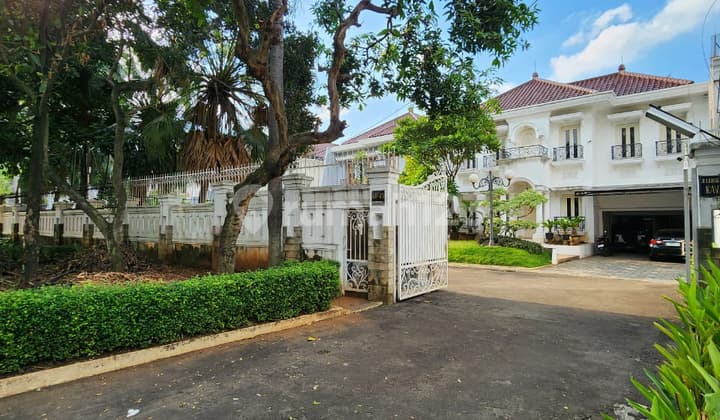 Rumah Mewah Pinggir Jalan Raya Zona Komersil Lebak Bulus Raya