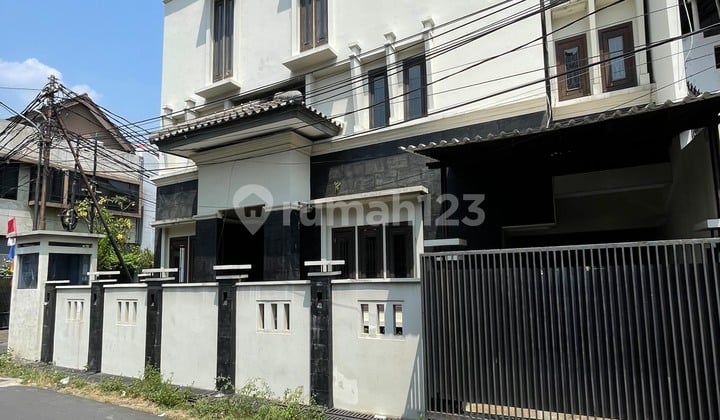 Beautiful Affordable House in Cipete Complex, South Jakarta