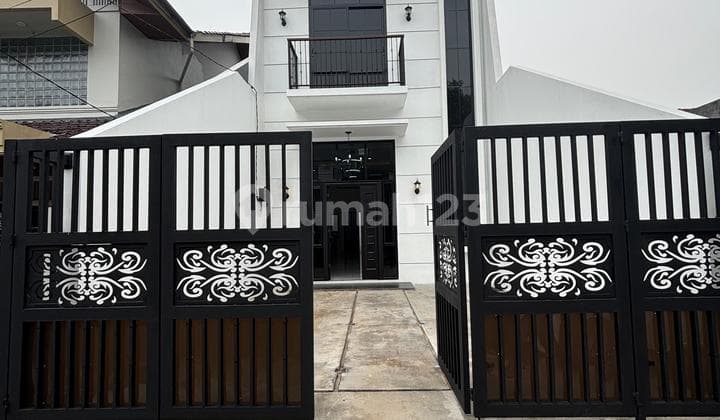 Brand New House in Cinere Complex