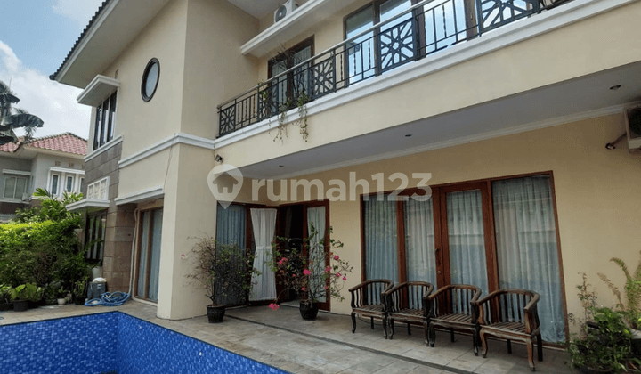 Rumah dalam Townhouse Private Pool Di Ampera Jakarta Selatan