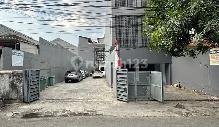 Rumah Kost Exclusive Full Terisi di H Nawi Dekat Mrt