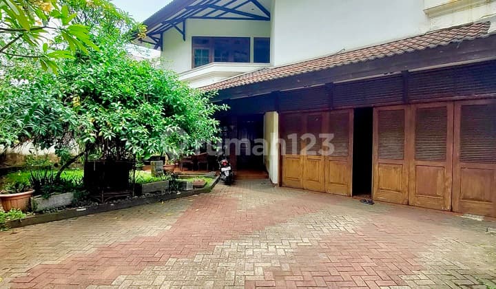 2-Story House in Premium Area Kebayoran Baru South Jakarta