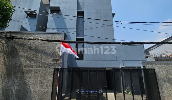 Rumah Baru Design Modern Industrial di Kemang. Lokasi Perumahan