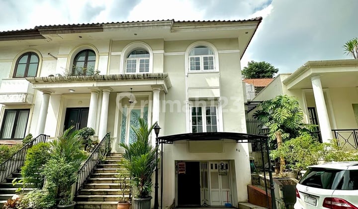 Rumah 3 Lantai Dalam Townhouse Eksklusif Victoria Cipete Jakarta