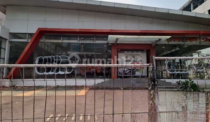Dijual Cepat Gedung Bentuk Kotak di Mampang Jaksel