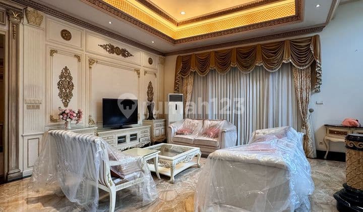 House for Sale 660m2 Furnished in Mayang Permai, PIK