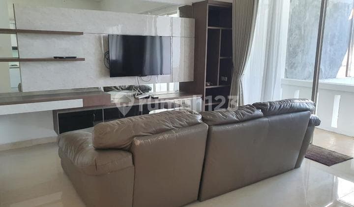 Disewakan Rumah di Pik 1 Cluster Crown, Uk.8x33m2, Fully Furnish