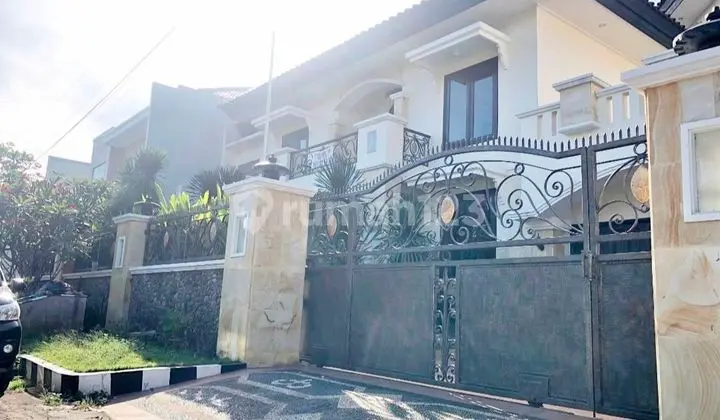 Rumah Mewah Strategis di Margorejo Surabaya Selatan