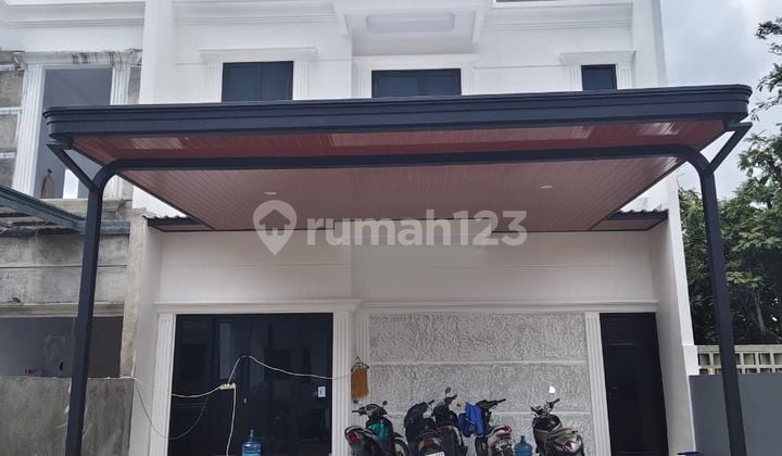 Rumah American Classic Siap Huni Dekat Tol Jatiwaringin