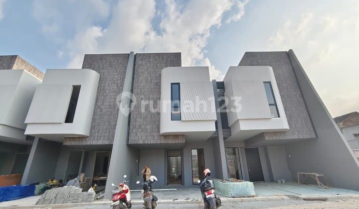 Luxurious 2-Storey House with SHM Ready in Pondok Gede