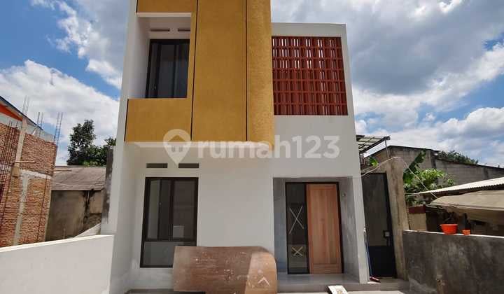 Rumah Mewah 2 Lantai Siap Huni Selangkah ke Tol Jatiasih