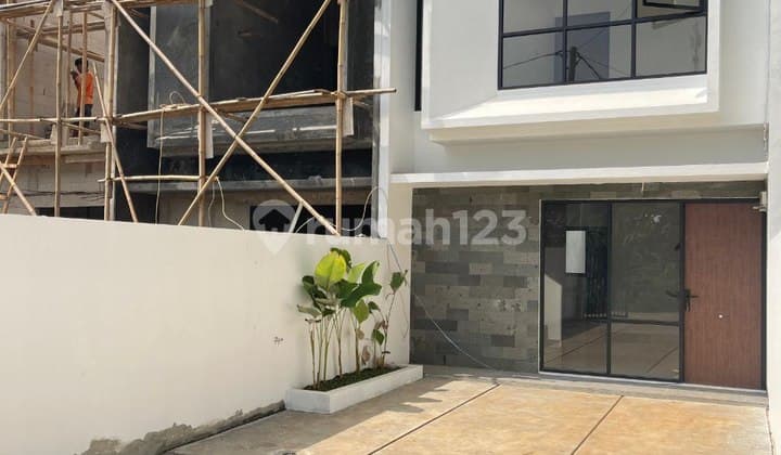Rumah Minimalis Modern 2 Lantai Dijati Asih