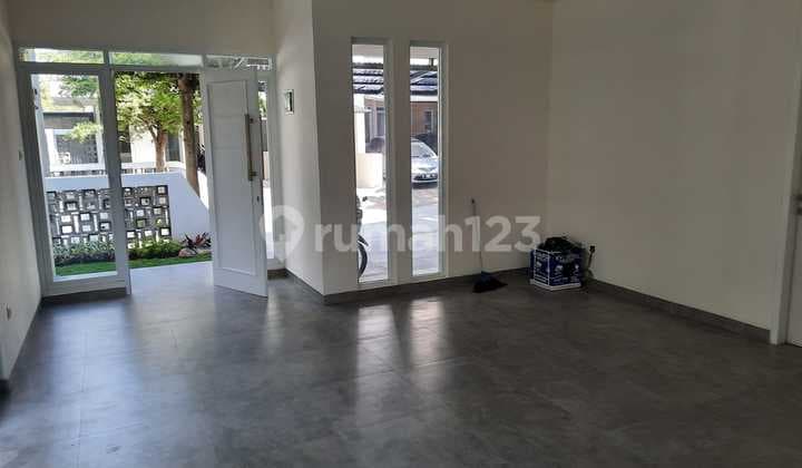 Rumah Dijual Lux 2 Lantai di Area Gegerkalong, Bandung 09