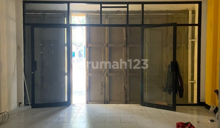Minimalist Strategic Shop House for Rent in Gatot Subroto Area, Bandung