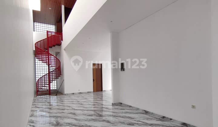 Rumah Dijual Minimalis Artistik di Area Setra Duta, Bandung 0143