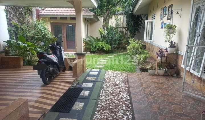 Rumah Dijual Luas Siap Huni dan Furnish di Area Depok 0112