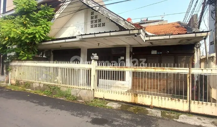Rumah Dijual.50.mtr.dr Jalan.saharjo Maupun Tempat Tinggalakses Jalan 2 Mobil Tebet Jakarta Selatan